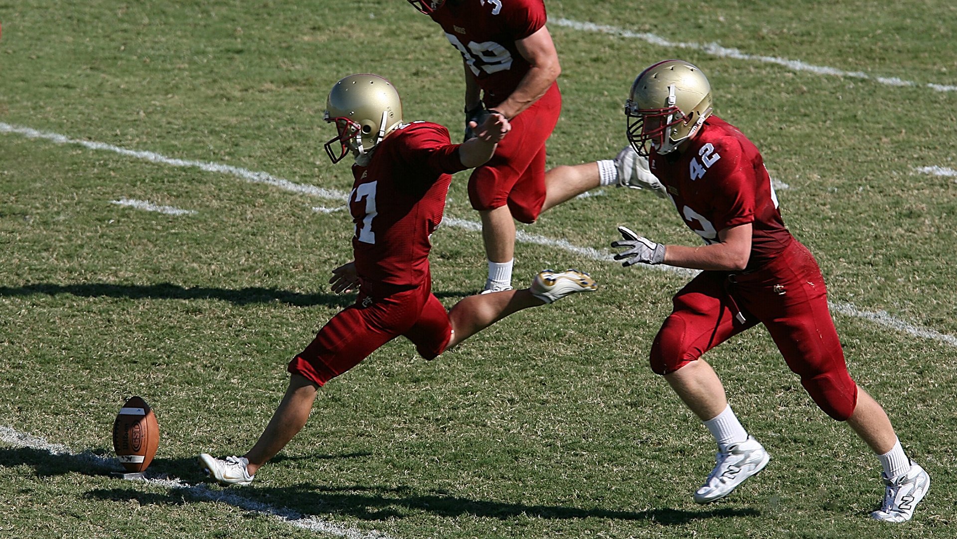 NBA季后赛东部首轮篮网爆冷淘汰骑士 布里奇斯攻防一体惊艳系列赛